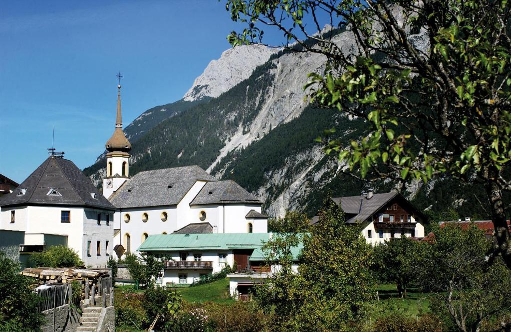 Gasthof Risserhof Scharnitz Exterior photo